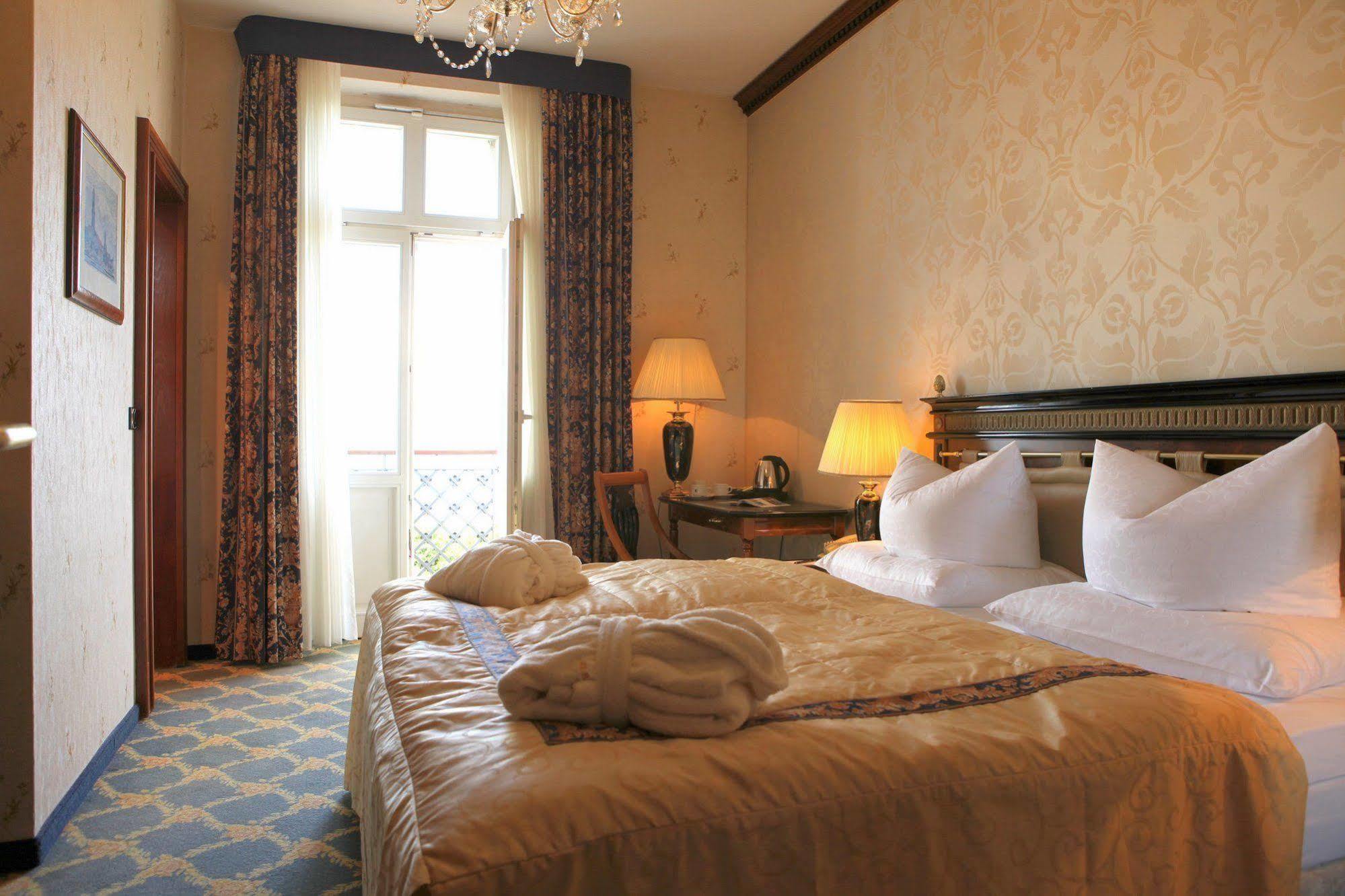 Seetelhotel Ahlbecker Hof Heringsdorf  Exterior foto A room at the hotel