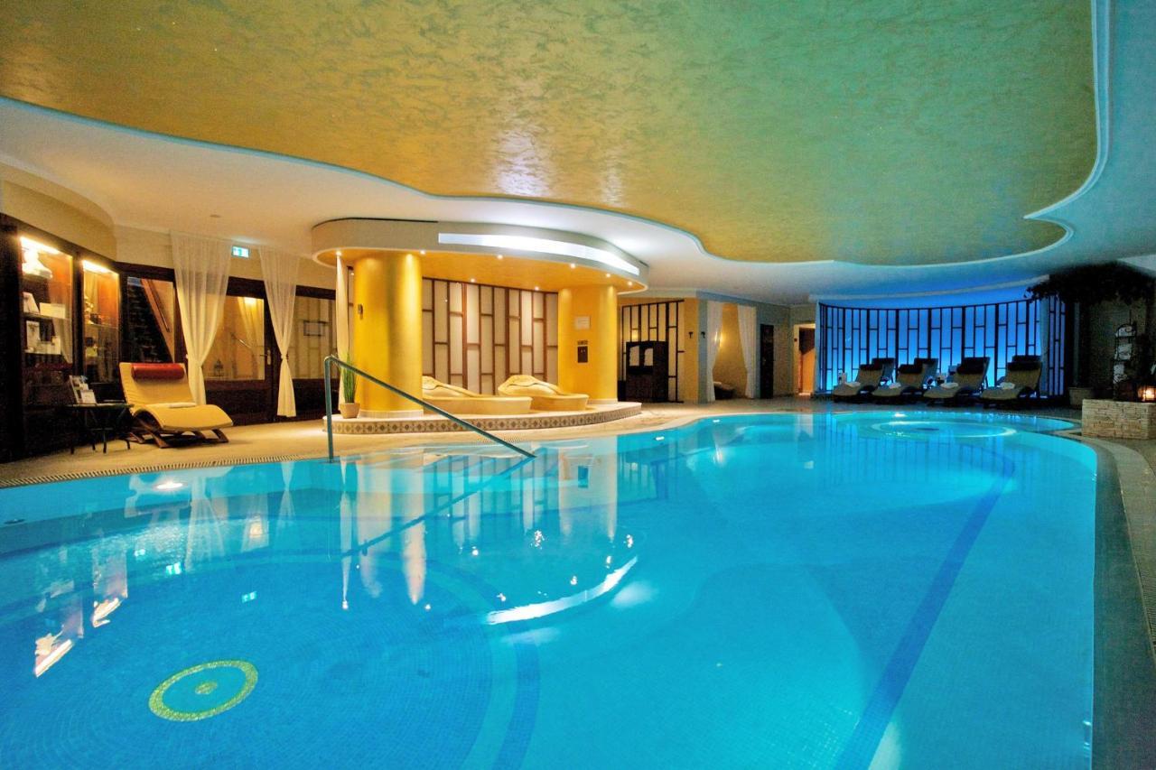Seetelhotel Ahlbecker Hof Heringsdorf  Exterior foto The swimming pool at the InterContinental Wien